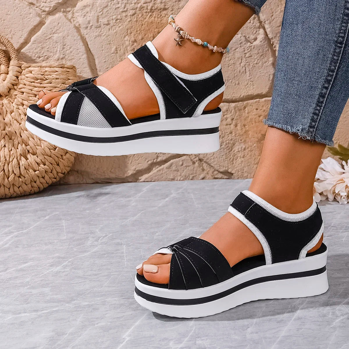 *Summer Round Toe Sexy Comfortable Casual Sandals Fashionable Lightweight/elegant Thick Sole Light Mouth Women's Flat Sandals