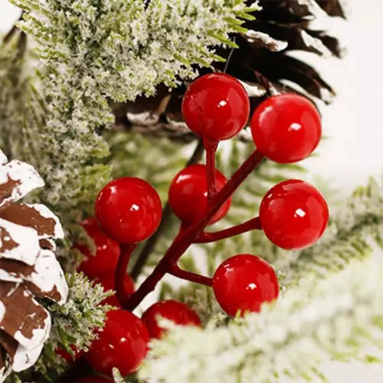 Christmas Tree Mini Desktop Pine Cone Red Berry Christmas Decoration Tabletop Tree Festive Holiday Home Decor