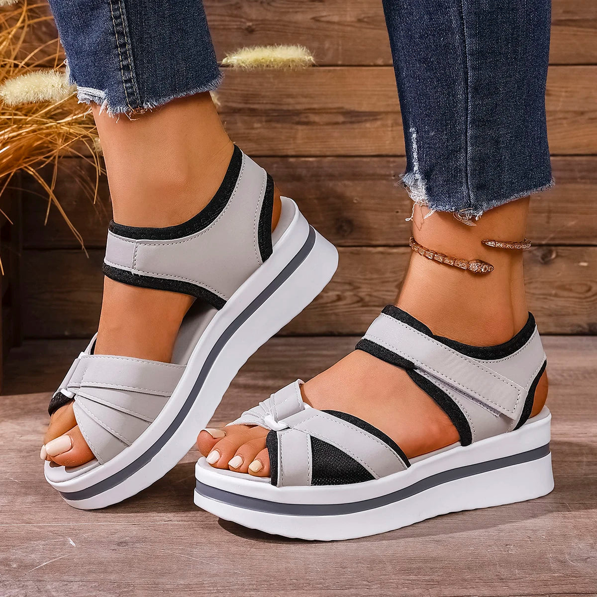 *Summer Round Toe Sexy Comfortable Casual Sandals Fashionable Lightweight/elegant Thick Sole Light Mouth Women's Flat Sandals