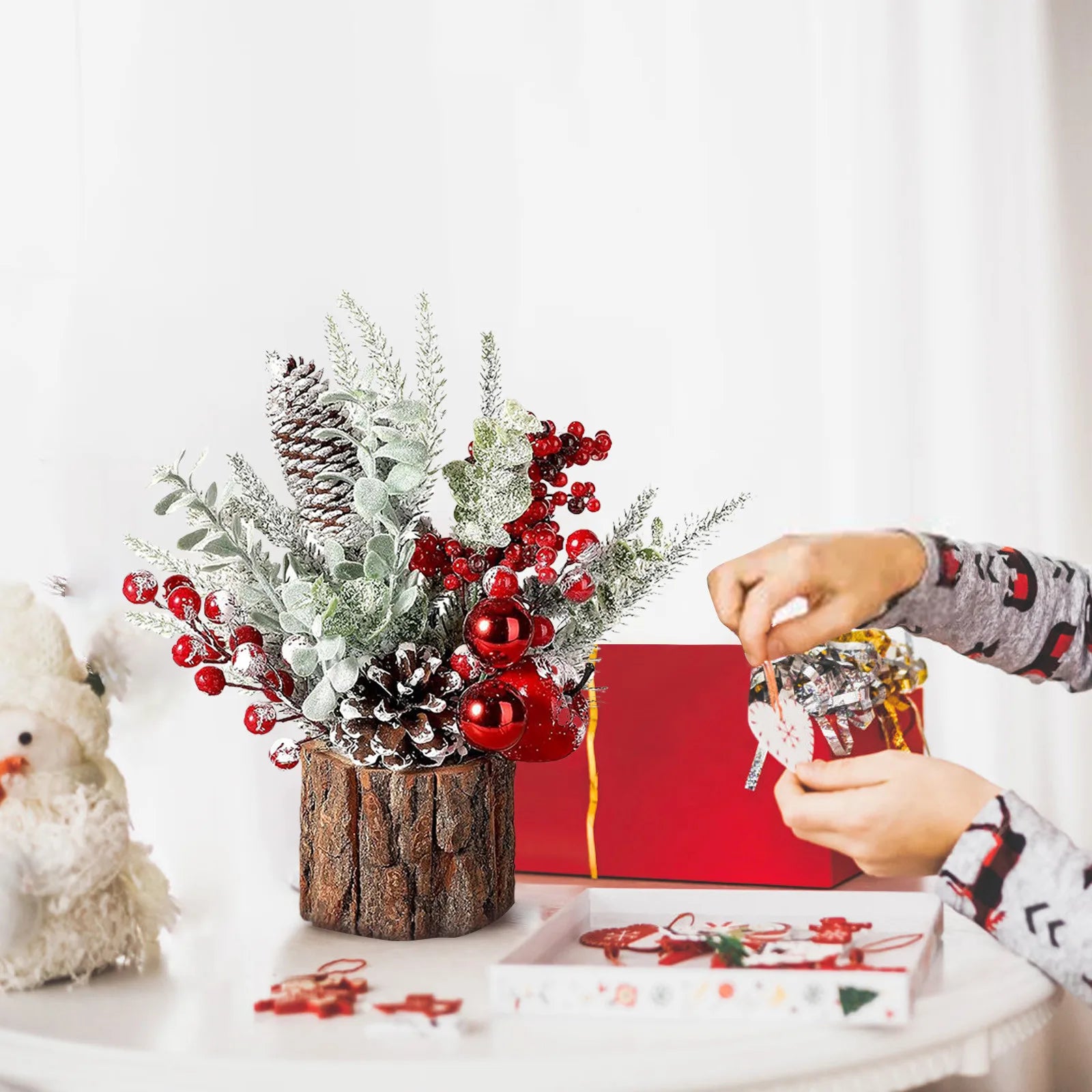 Christmas Tree Mini Desktop Pine Cone Red Berry Christmas Decoration Tabletop Tree Festive Holiday Home Decor